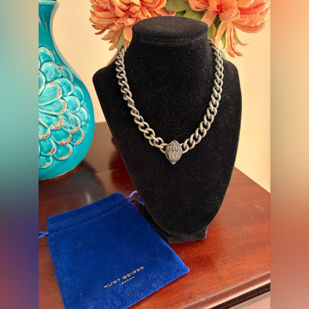 NWT Kurt Geiger London Pavé Signature Eagle Chain Link Pendant Necklace - Picture 3 of 6